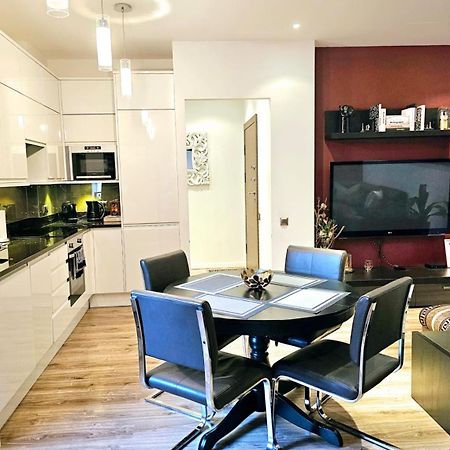 Modern 2 Bedroom Apartment In The City Centre Riga Kültér fotó