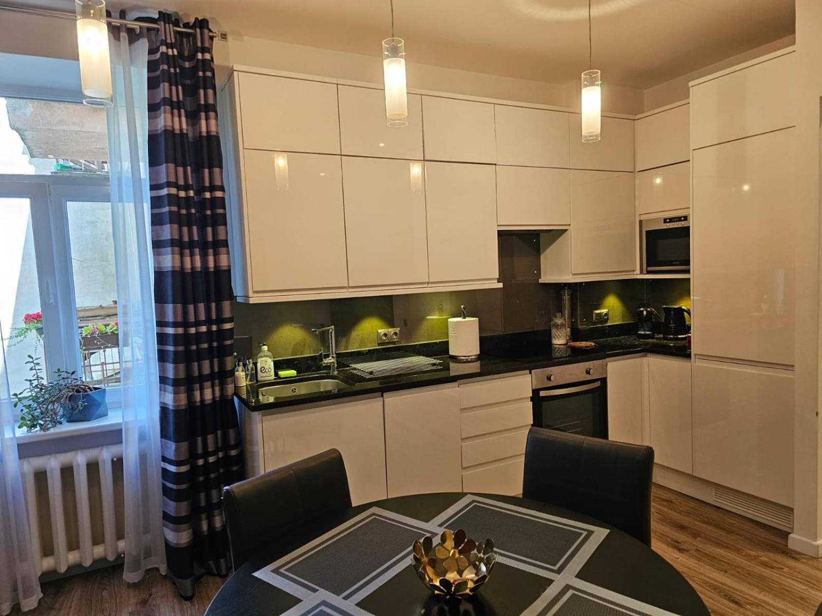 Modern 2 Bedroom Apartment In The City Centre Riga Kültér fotó